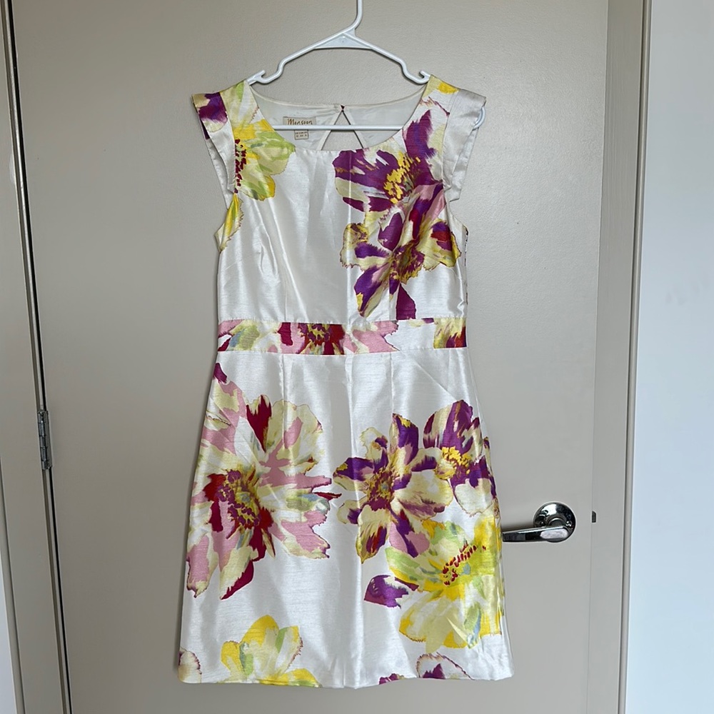 Like new Monsoon cocktail floral dress size 8 (fits like a 6)